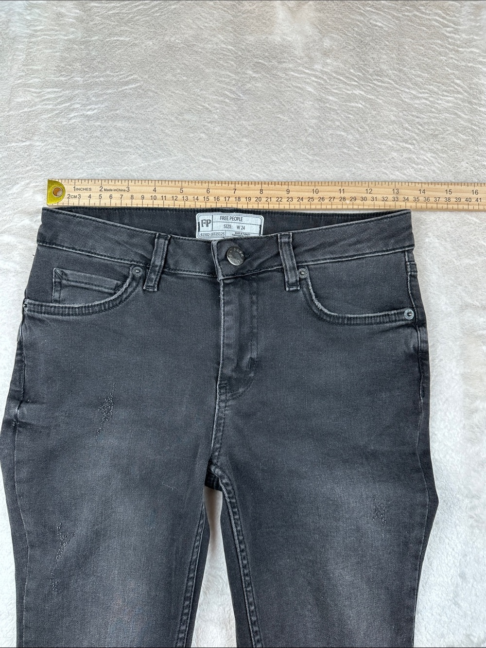 Free People Size 24 Washed Black Skinny Jeans Frayed Ankles | Everyday | Casual - Picture 4 of 6
